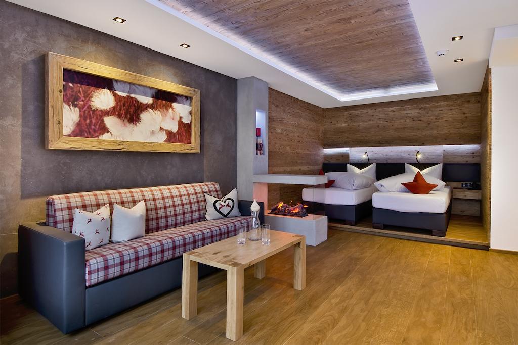 Pete Alpine Boutique Hotel - Klein Und Fein - Private Spa Suiten Und Zimmer Sankt Anton am Arlberg Habitación foto